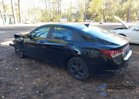 2021 Hyundai Elantra Sel z USA, uszkodzony, nr VIN KMHLM4AG4MU182915